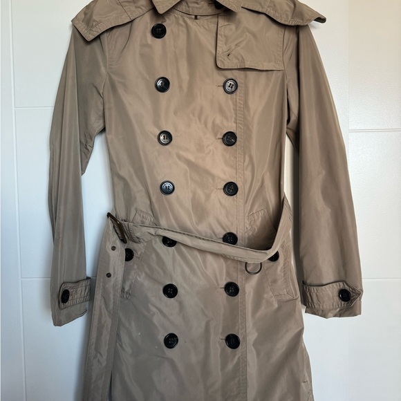 Burberry Brit Tan Rain Coat - Picture 3 of 9